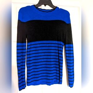 Black and Blue fitted sweater